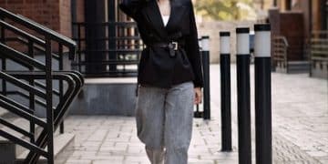 Urban Style Guide: Mastering the Monochromatic Look (With 3 Outfit Formulas) - Cover Image
