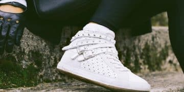 Invest in Sneakers: Editions Projected to Grow 20% in Value Next Year - Cover Image