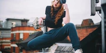 Accessorizing Women's Streetwear: 3 Key Pieces for a Complete Look - Cover Image